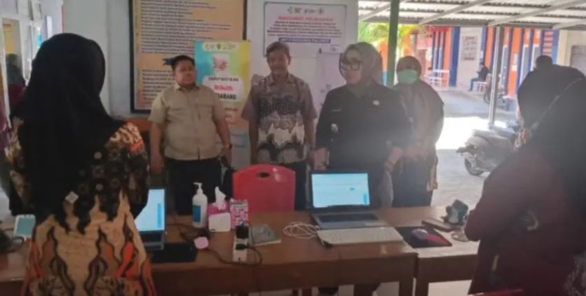 Sidak Puskesmas Palanro, Kepala Wilayah Barru A.Ina Kartika Sari Sorot Pelayanan Dasar Sesuai SOP serta juga Ketersedian Penyelesaian